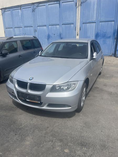BMW Řada 3 (2007) 320i 95Kw NÁHRADNÍ DÍLY - fotka 1 z 8