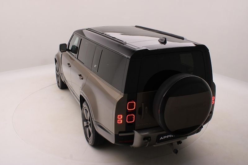 Land Rover Defender 130 D300 SE AWD AUT CZ - fotka 17 z 58