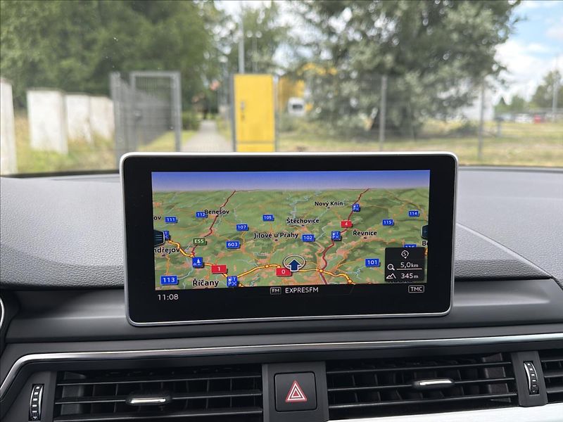 Audi A5 2,0 TFSI 185kW 4x4 AT Sport - fotka 25 z 32