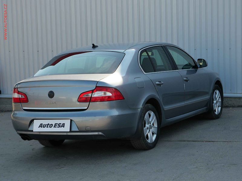 Škoda Superb (2011) 2.0TDi 4x4, ČR, DSG, navi - fotka 4 z 18
