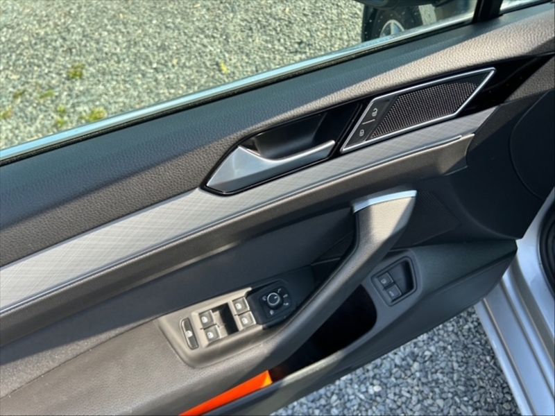 Volkswagen Passat 1,4 TSI Hybrid GTE AT - fotka 11 z 11