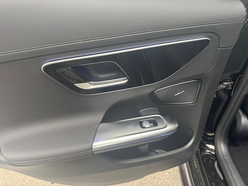 Mercedes-Benz Třídy C (2025) C 220 d 4MATIC - fotka 11 z 24