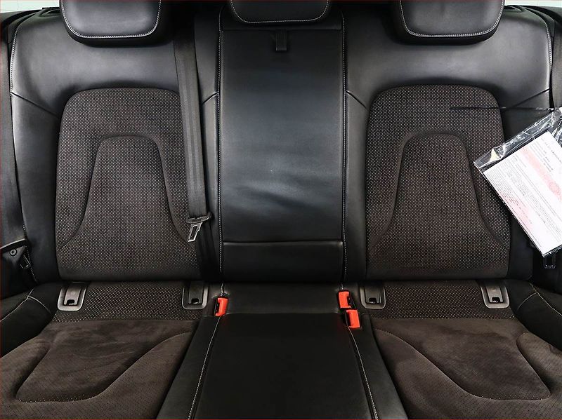 Audi A4 (2011) 1.8 TFSI, Serv.kniha, Xenony - fotka 10 z 17