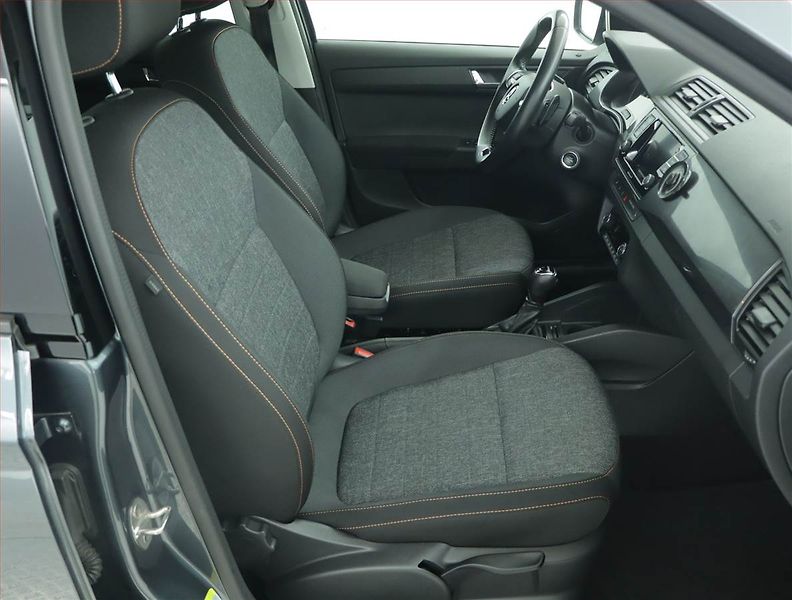 Škoda Fabia (2021) Ambition 1.0 TSI, Automat - fotka 9 z 15