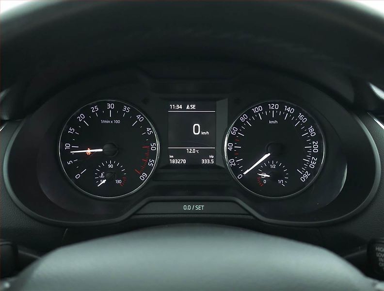 Škoda Octavia (2017) 1.6 TDI, Navi - fotka 11 z 15