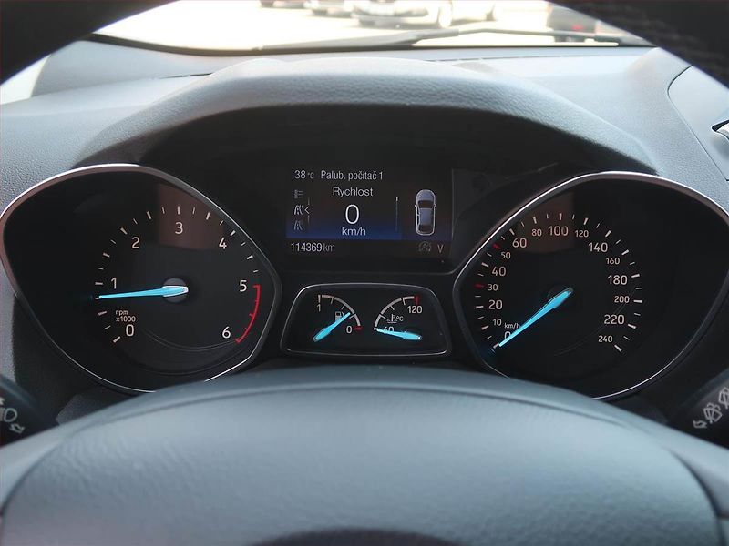 Ford Kuga (2019) 1.5 TDCi, Serv.kniha, Navi - fotka 11 z 17