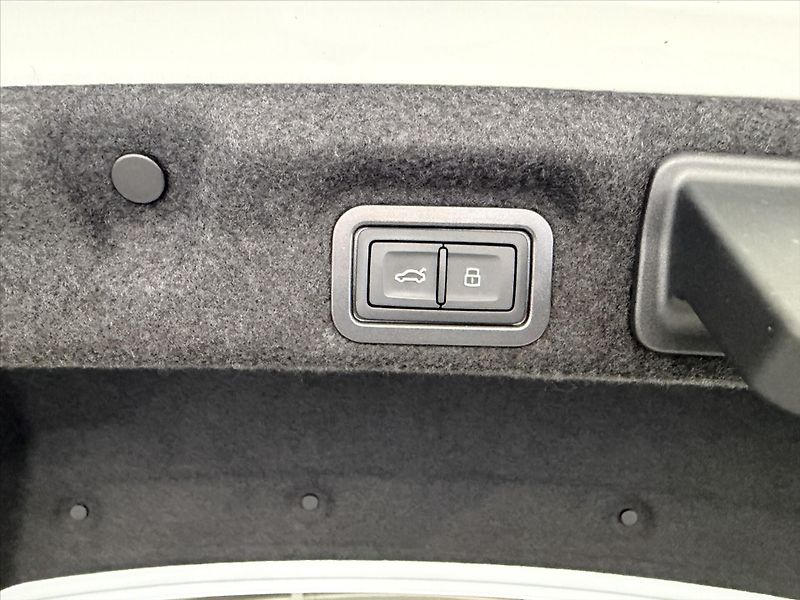 Audi A6 3,0 3,0 V6 TFSI QUATTRO S-line - fotka 37 z 41