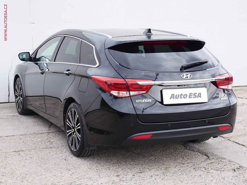 Hyundai i40 (2016) 1.7 CRDI, ČR, AT, navi, xenon - fotka 4 z 19