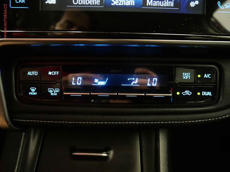 Toyota Corolla (2019) 1.6i, 1.maj,ČR, AC, park. - fotka 18 z 20