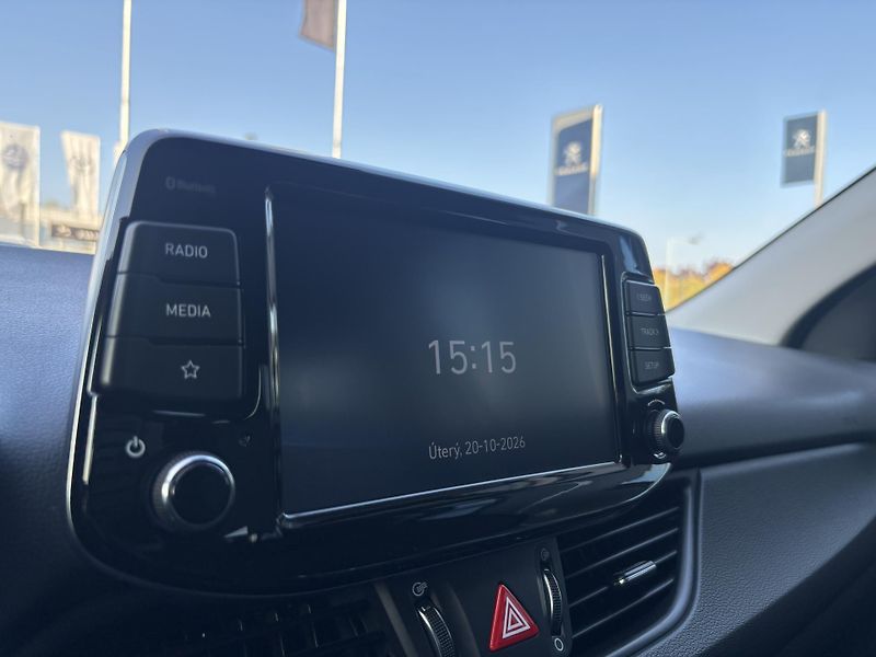 Hyundai i30 COMFORT 1.5 DPI 81 kW    - fotka 14 z 23