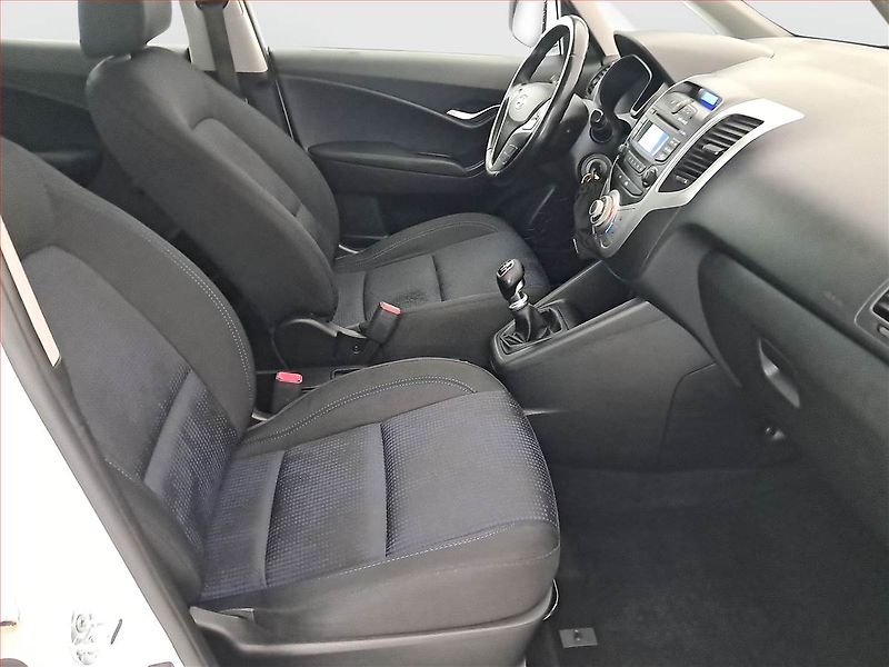Hyundai ix20 (2015) 1.4 CVVT, Serv.kniha - fotka 9 z 17
