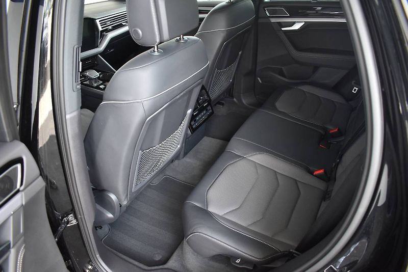 Volkswagen Touareg (2023) R-Line 3.0TDI 210kW,Tažné,Weba - fotka 11 z 31