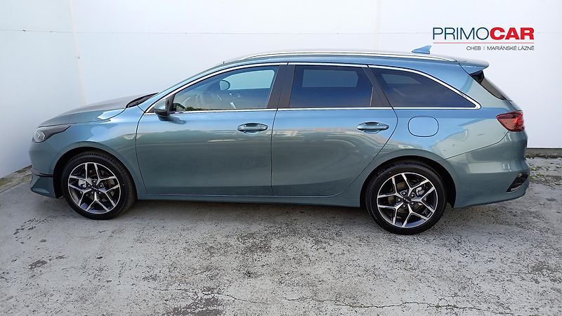 Kia Ceed SW (2024) 1,5 T-GDi TOP 7DCT Business - fotka 5 z 21