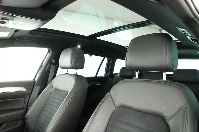 Volkswagen Passat (2018) Highline 2.0 TDI, 4X4 - fotka 12 z 20