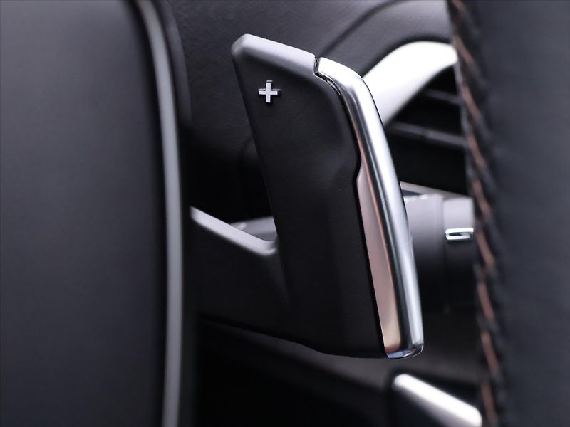 Peugeot 3008 GT 1,6 PureTech 133kW Automat - fotka 28 z 46