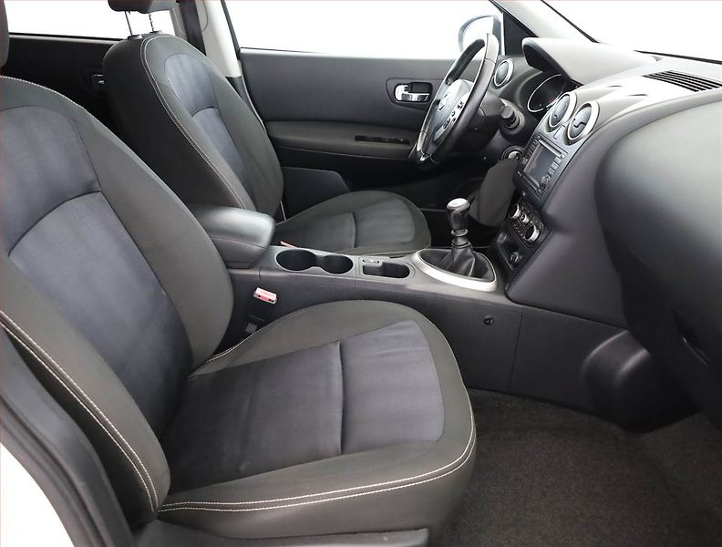 Nissan Qashqai (2012) 1.6 dCi, Serv.kniha, Navi - fotka 7 z 14