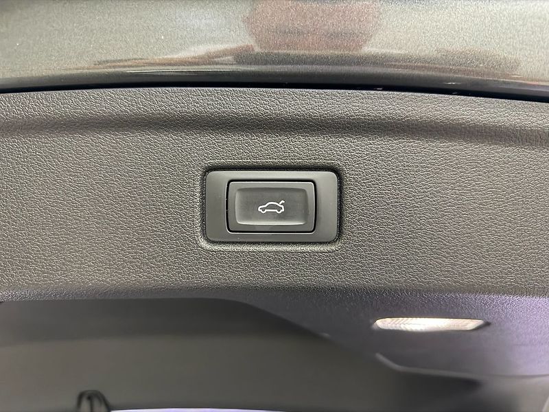 Audi A5 3.0TDI QUATTRO S-LINE SPORTBAC - fotka 27 z 29