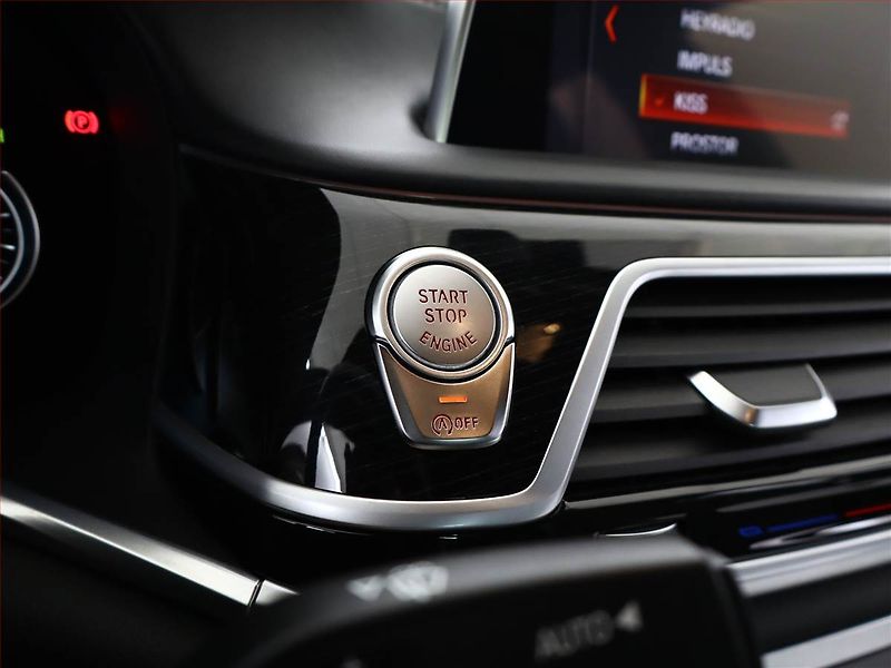 BMW Řada 7 (2017) M Paket 740d xDrive - fotka 16 z 21
