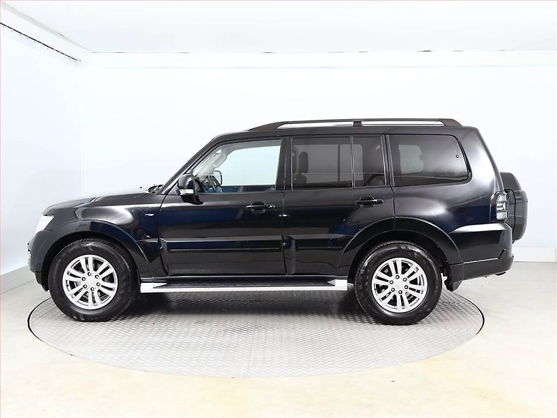 Mitsubishi Pajero (2015) 3.2 DI-D - fotka 3 z 18
