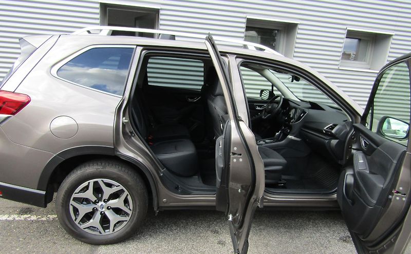 Subaru Forester (2022) Comfort NAVI ČR serv. kň. - fotka 34 z 37