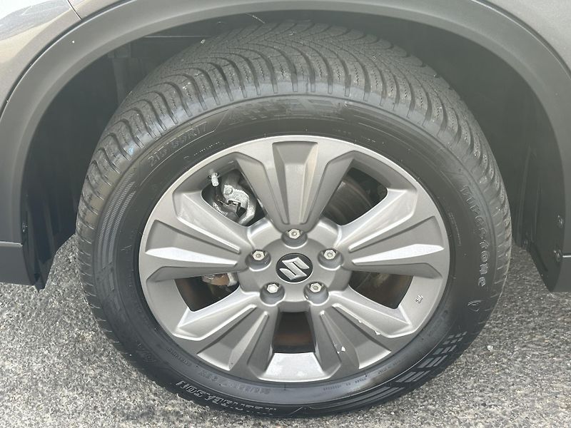 Suzuki Vitara (2024) 4x4*1.4 hybrid/95Kw * 1.Maj.  - fotka 38 z 38