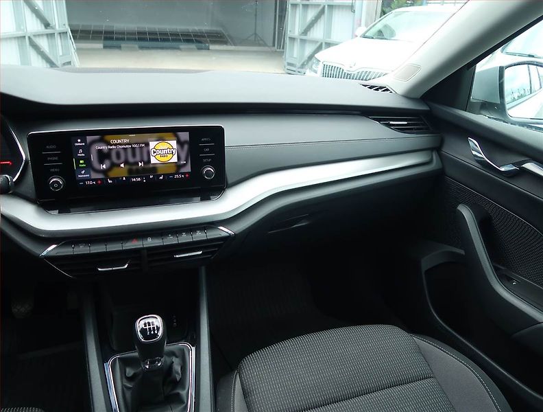 Škoda Octavia (2023) Ambition 2.0 TDI, ČR,1.maj - fotka 8 z 15