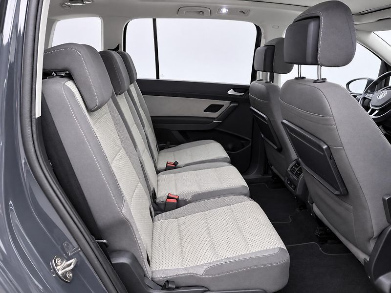 Volkswagen Touran 2,0 TDI DSG Panorama 1.Maj. - fotka 13 z 32