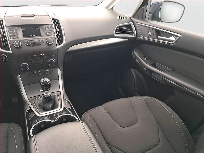 Ford S-MAX (2018) 1.5 EcoBoost, 7 míst, Tempomat - fotka 7 z 16