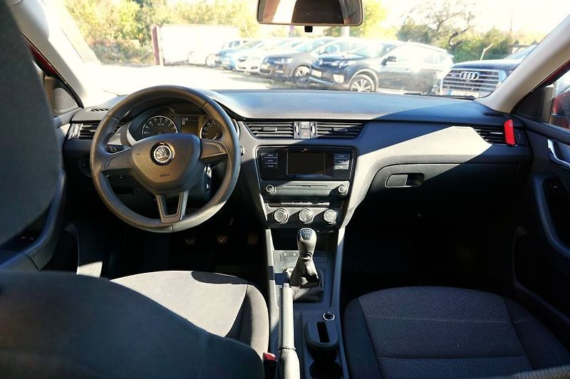 Škoda Octavia (2016) ACTIVE 1,6 TDI 66 kW - fotka 21 z 41