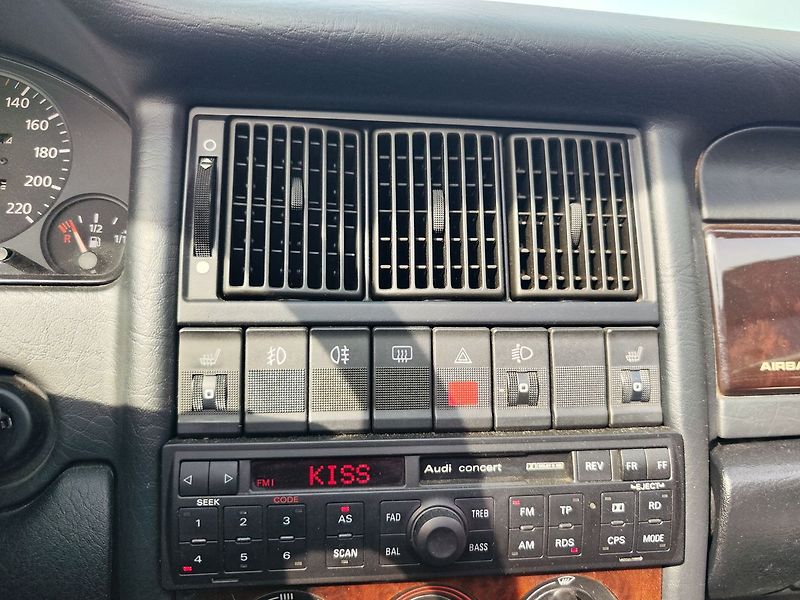 Audi 80 1.9 TDI/66kW Cabrio - fotka 21 z 28