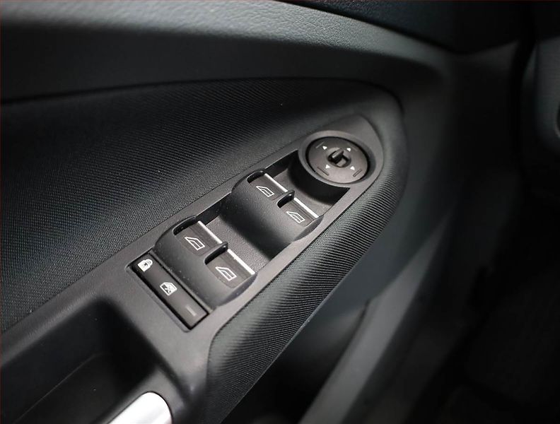 Ford Grand C-MAX (2015) Trend 1.0 EcoBoost, Tempomat - fotka 13 z 17