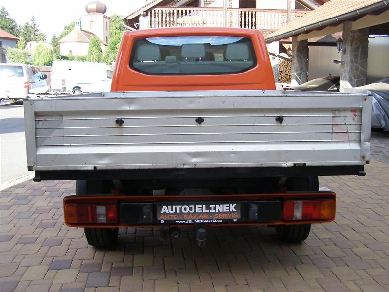 Volkswagen Transporter 1,9   DVOJKABINA 6 MIST - fotka 4 z 27