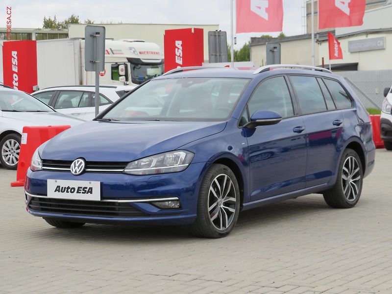 Volkswagen Golf (2018) 2.0TDi, Navi, park.čidla - fotka 3 z 31