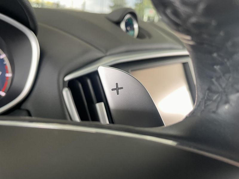 Maserati Ghibli SQ4 302kW*V6*KeyLess*TopStav - fotka 29 z 38