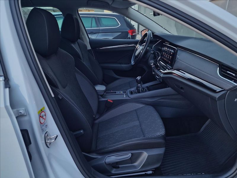 Škoda Octavia 2.0 TDI Style Tažné,ČR,1.Maj. - fotka 14 z 50