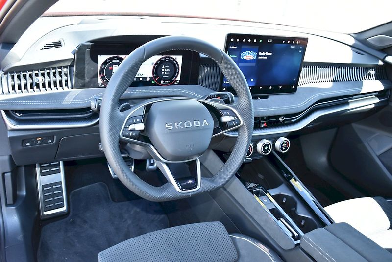 Škoda Superb (2025) Sportline 2.0 TSI 150 kW DSG - fotka 6 z 29