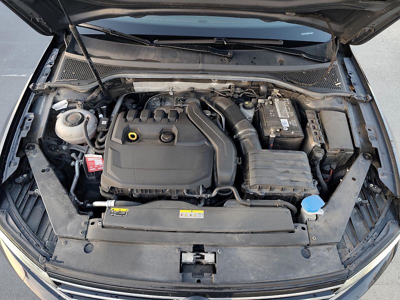 Volkswagen Passat (2021) 1.5tsi 110kw DSG, ČR, 1.maj. - fotka 6 z 24