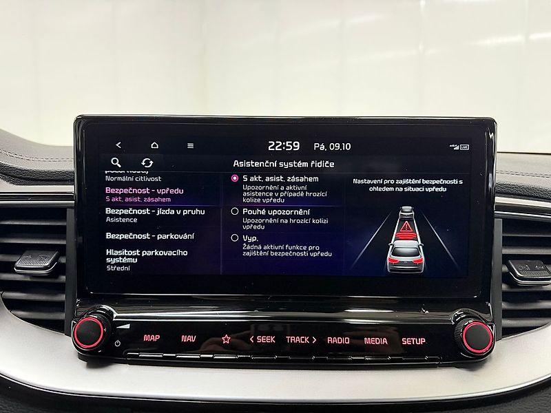 Kia Ceed CRDi 100KW 7DCT EXECUTIVE, LED - fotka 17 z 23