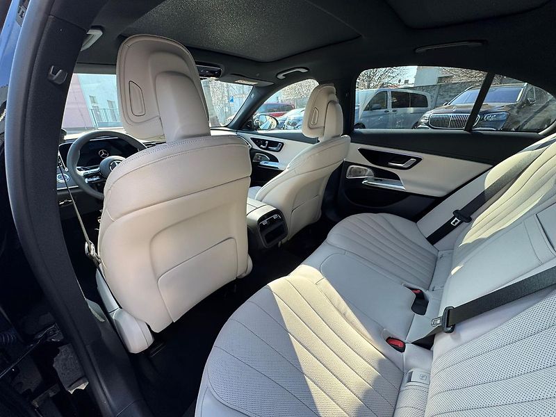 Mercedes-Benz Třídy E (2026) E 220 d 4MATIC - fotka 12 z 27