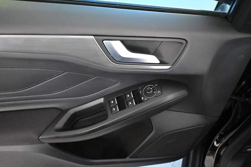 Ford Focus (2023) 1.5 LED VIRTUAL ACC BO 8AT ECO - fotka 15 z 35