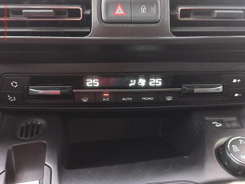 Opel Combo (2019) 1.5CDTi, Life, navi, panor - fotka 17 z 25