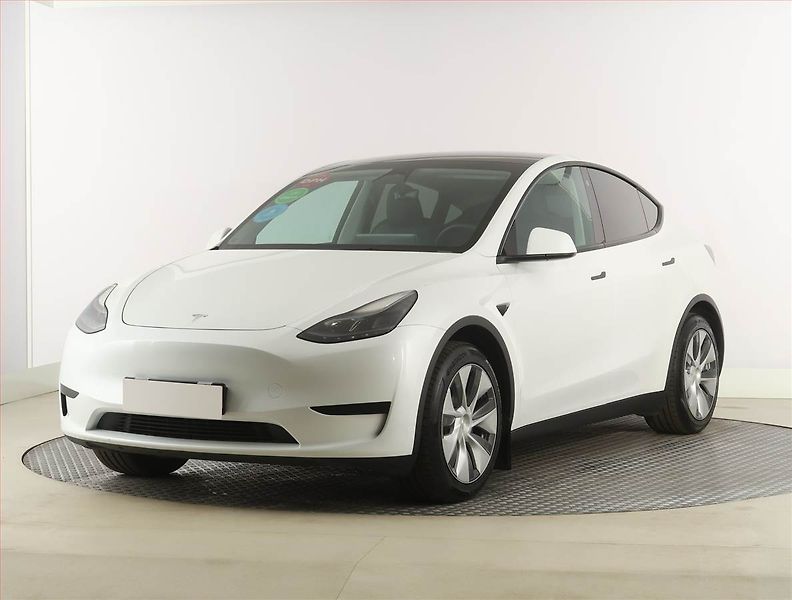 Tesla Model Y (2023) RWD LFP 60kWh, SoH 93% - fotka 2 z 31
