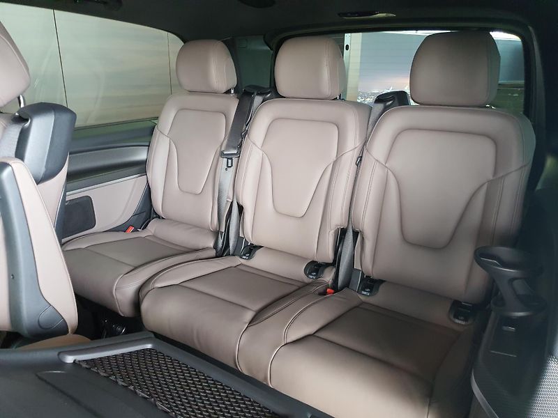 Mercedes-Benz Třídy V (2023) V 300 D Avantgarde L 4Matic - fotka 23 z 27