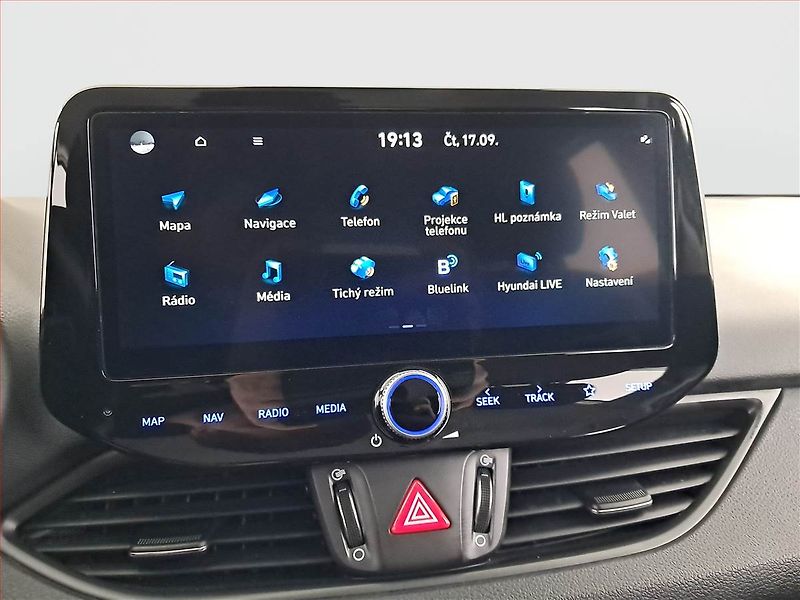 Hyundai i30 (2024) Family Smart 1.0 T-GDI - fotka 19 z 20
