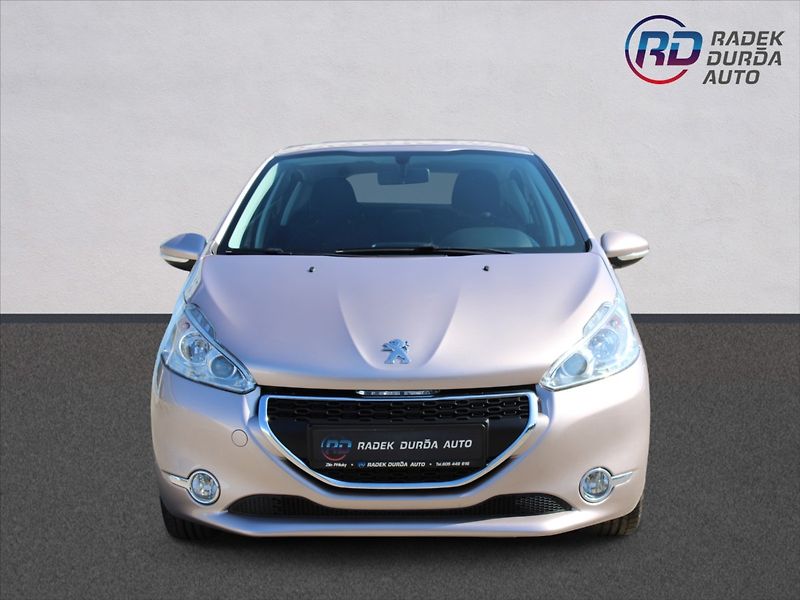 Peugeot 208 1,4 i  NOVÉ V ČR - fotka 2 z 23