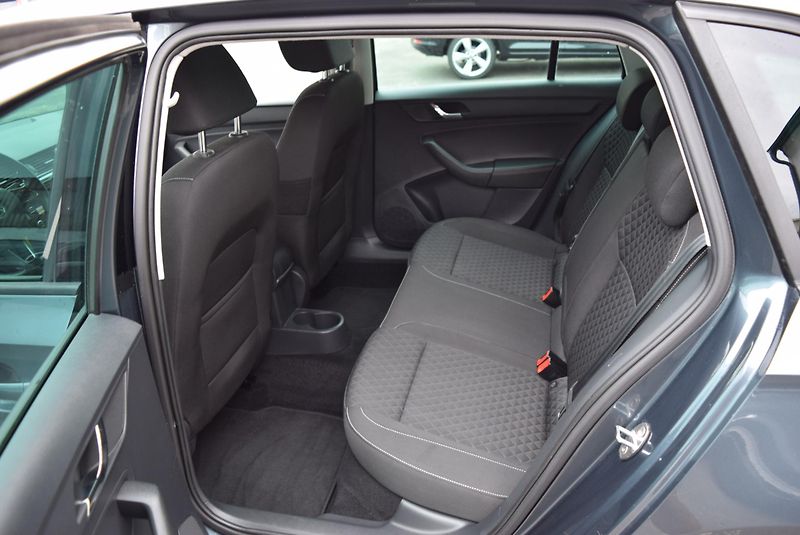 Škoda Rapid (2017) 1.2TSI 81kw ED. DRIVE XEN TAŽ  - fotka 14 z 44