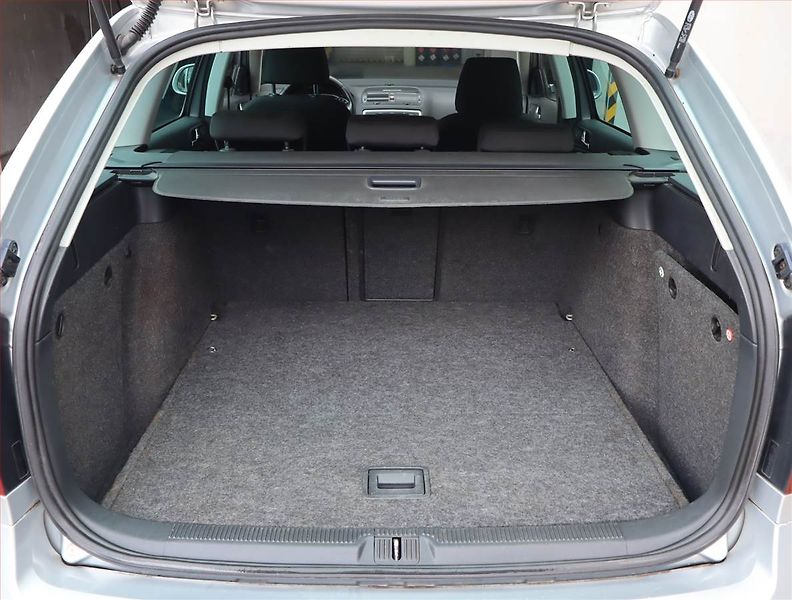 Škoda Octavia (2011) 1.6 TDI, Tempomat - fotka 13 z 14