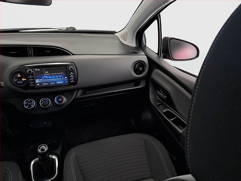 Toyota Yaris (2019) 1.0 VVT-i, Serv.kniha - fotka 8 z 20