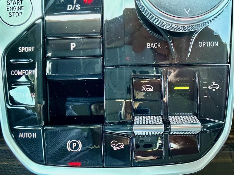 BMW X5 (2025) VZDUCH 2VR SoftClose Tažné HUD - fotka 39 z 51