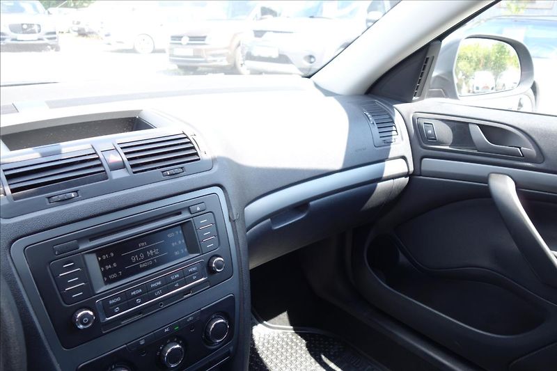 Škoda Octavia 1,2 TSi, ČR, KLIMA, PRIMA. - fotka 28 z 34